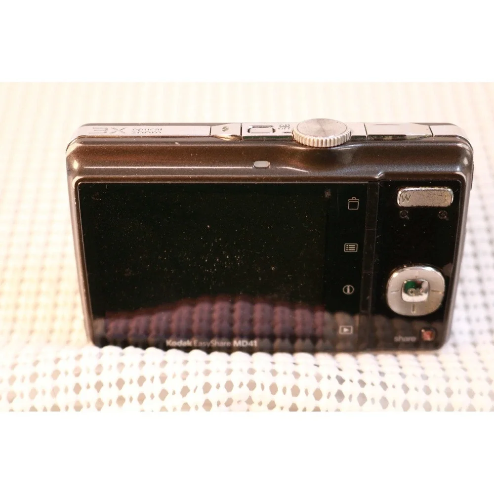 Kodak EasyShare MD41 Digital Camera 3X Optical Zoom Untested Parts Repair Brown